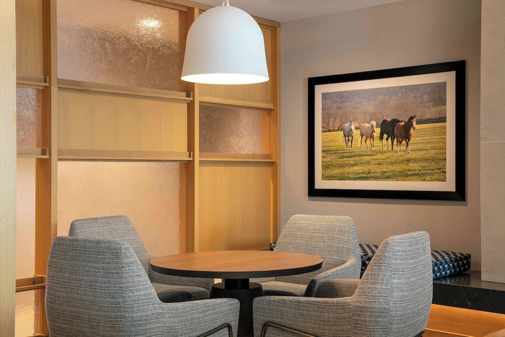Fairfield by Marriott Inn & Suites Lewisburg 2