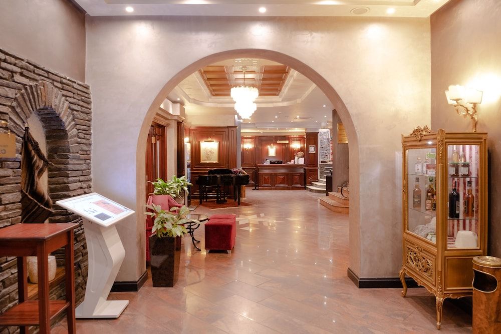 Mondial Hotel 2