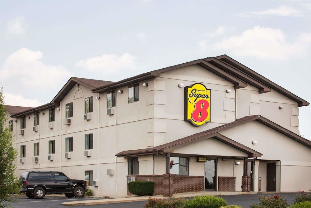 Super 8 by Wyndham Lexington VA 1