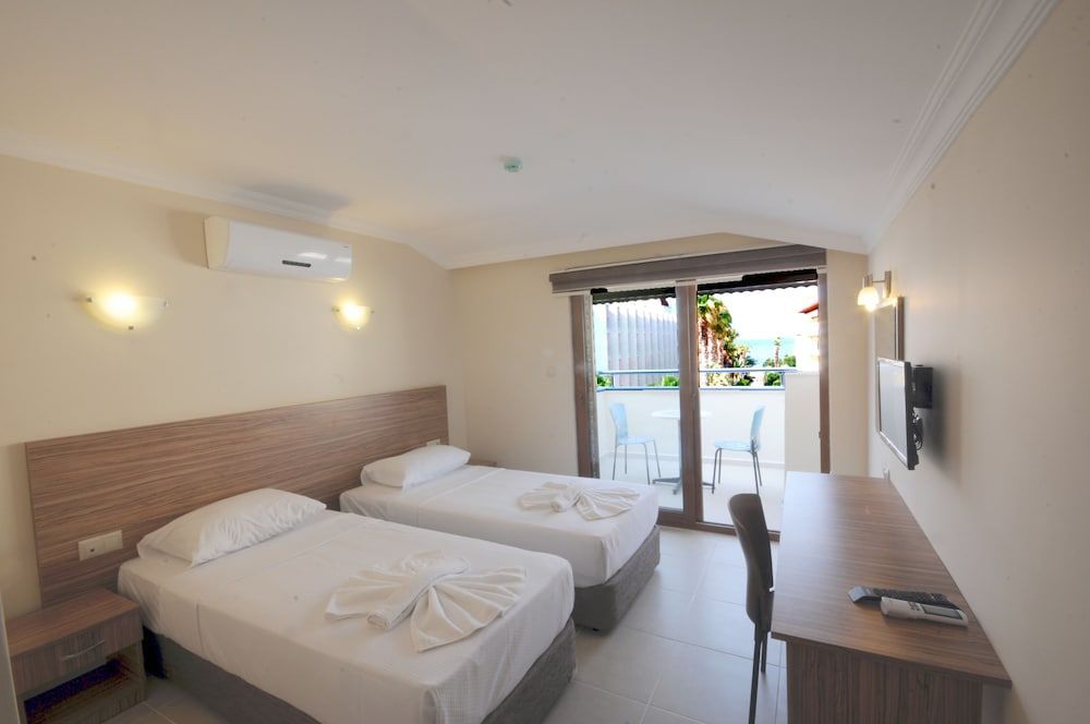 Astoria Life Hotel 2