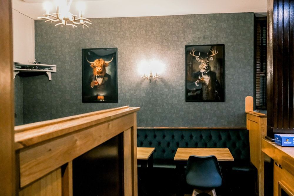 The Hillside Hotel & Restaurant 2