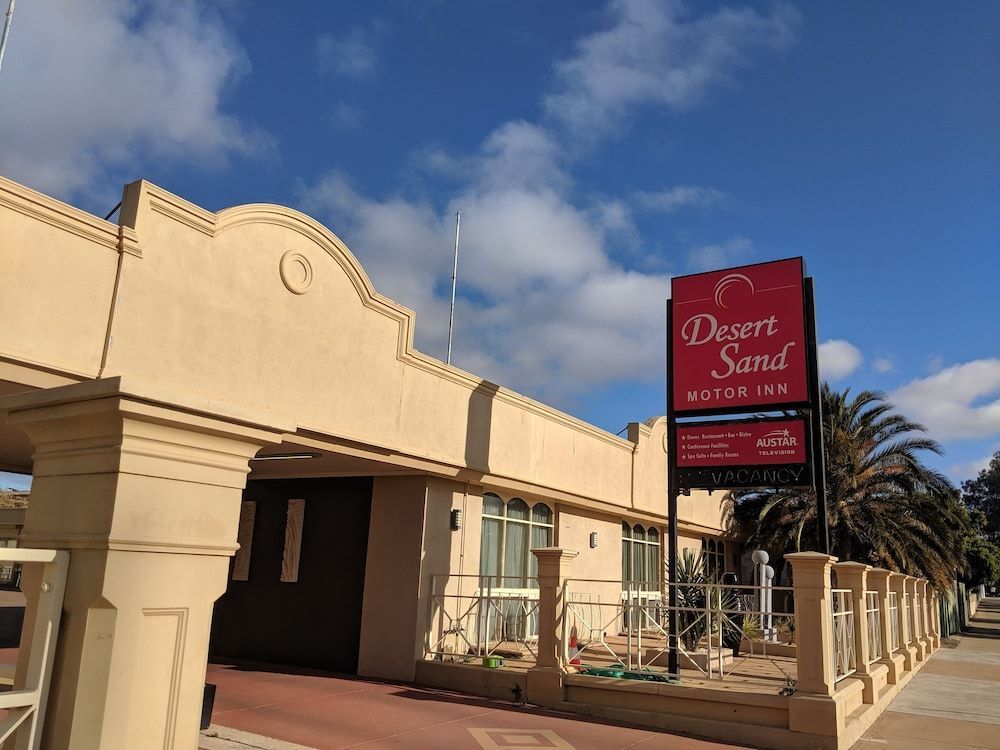 Desert Sand Motor Inn 1