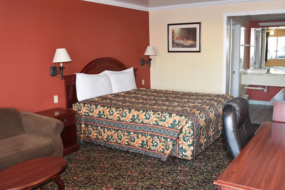 Dynasty Suites Santa Fe Springs 1