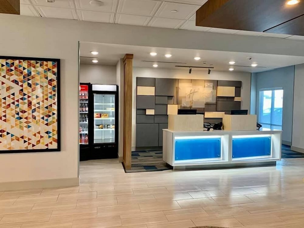 Holiday Inn Express & Suites KEARNEY by IHG 2