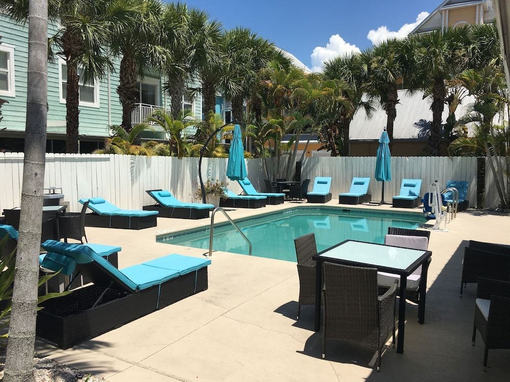 Bonita Beach Inn and Suites 1