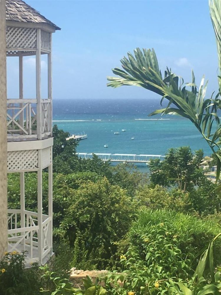 Columbus Heights Sea View 1
