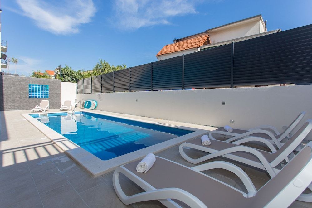 All Saints Suites B&B Kastela 1