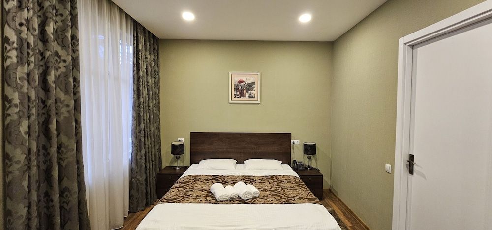 Hotel Boutique IVERIA 1