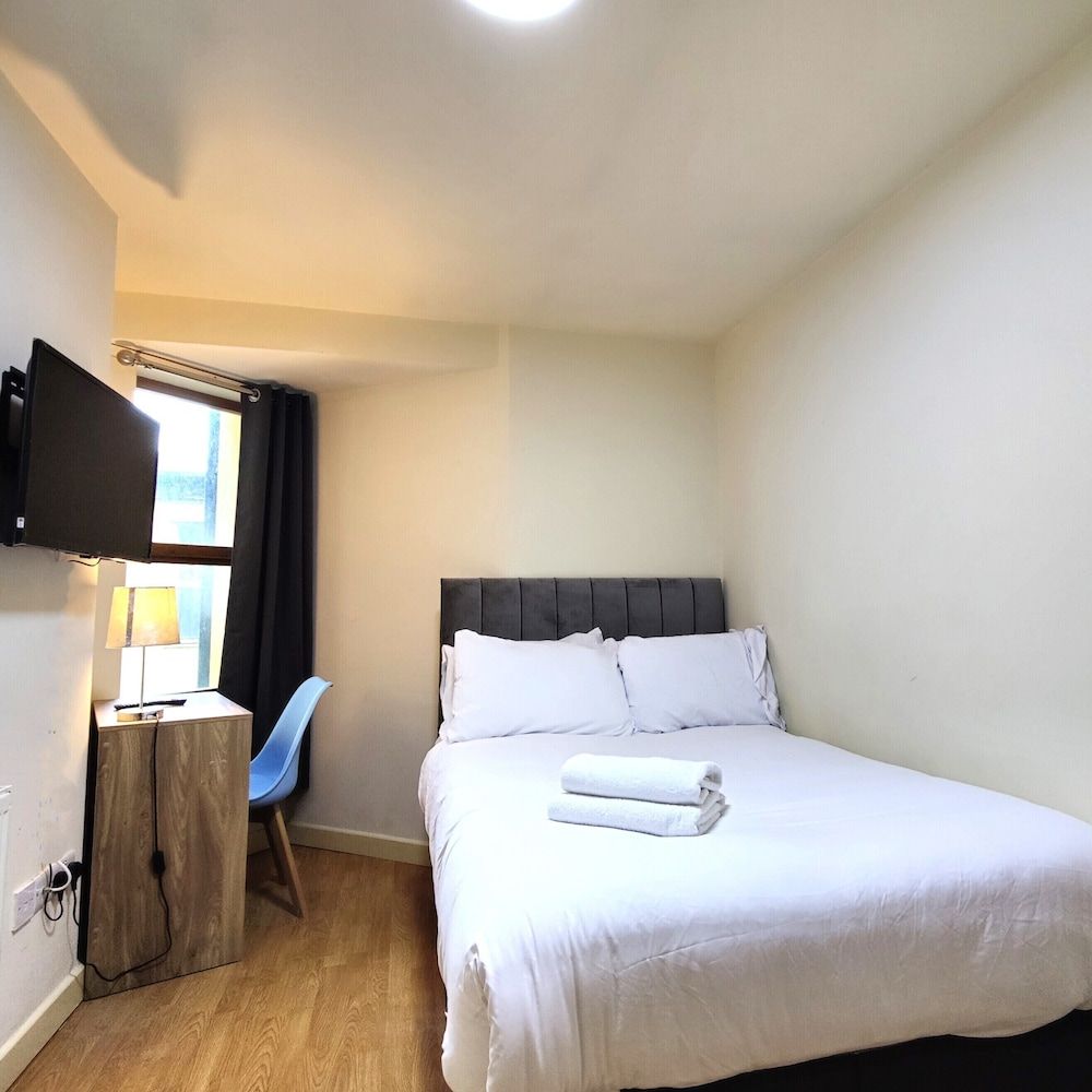 Liverpool Stays - City Centre Rooms with shared bathrooms 2