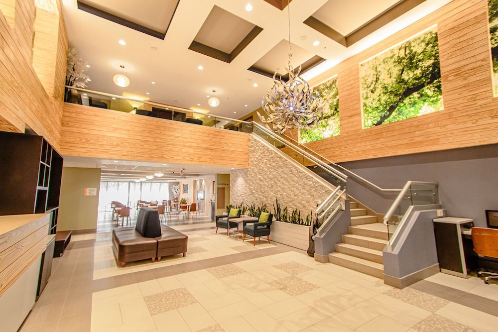 Days Inn & Suites by Wyndham Fort Myers Near JetBlue Park 2