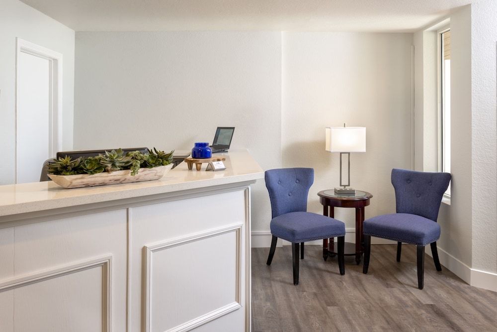 Beachfront Inn and Suites at Dana Point 2