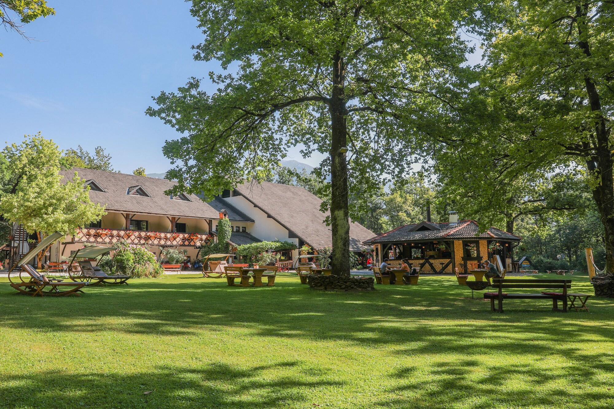 Pension & Glamping Pibernik 1