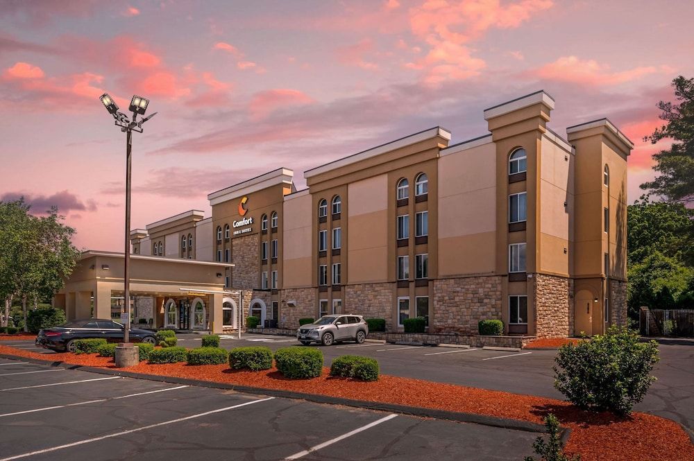 Comfort Inn & Suites East Hartford - Hartford 1