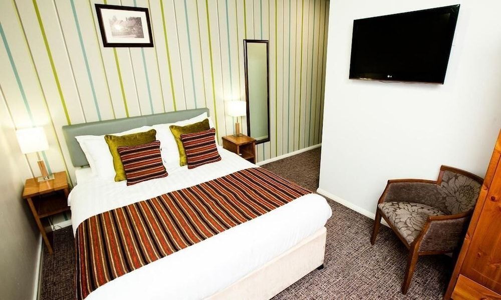 Henley Hotel 1