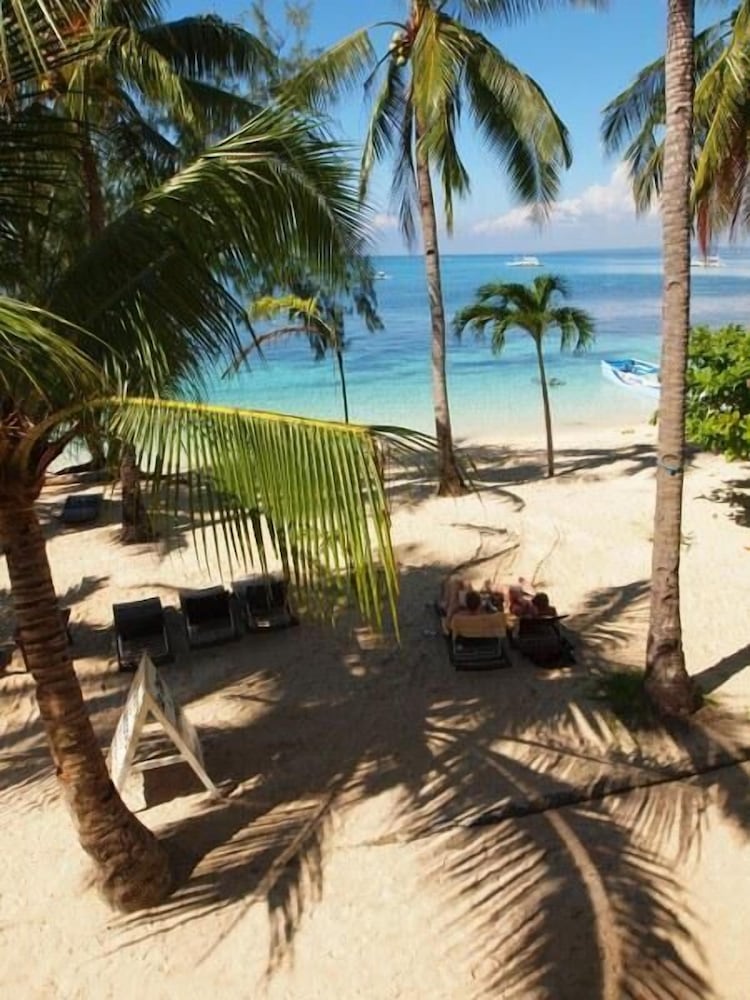 Ocean Vida Beach and Dive Resort 1