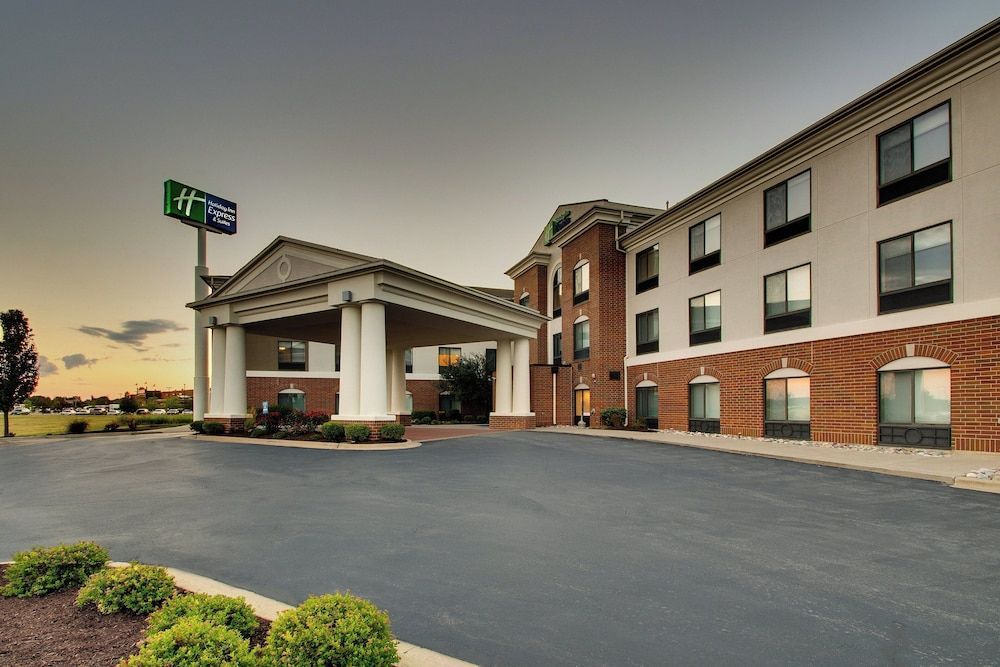 Holiday Inn Express & Suites MORRIS by IHG 1