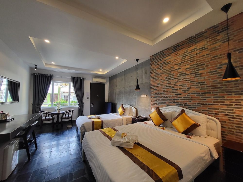 Sun Chakra Boutique Hotel - 50m to Museum & Royal Palace & Walking street 1