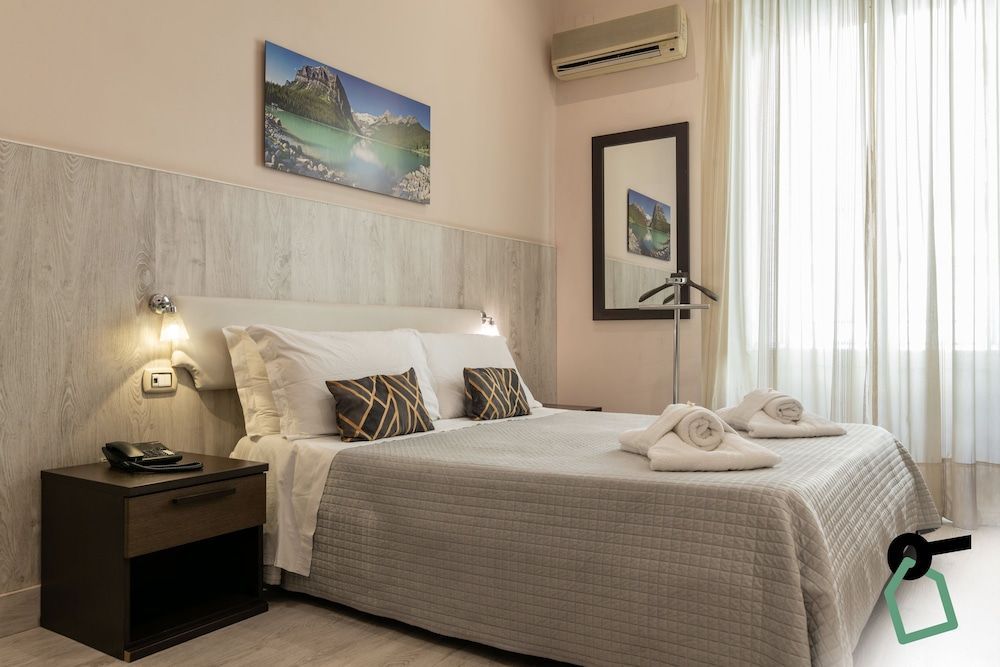 HOTIDAY Room Collection - Palermo Politeama 1