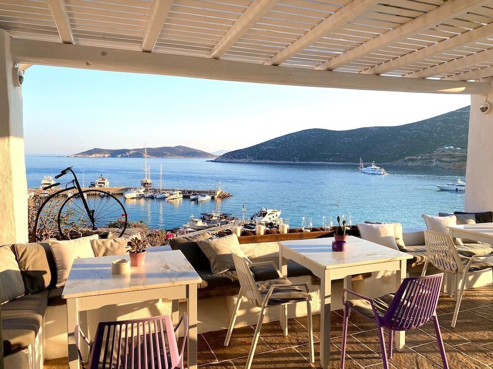 Niriedes Hotel 1