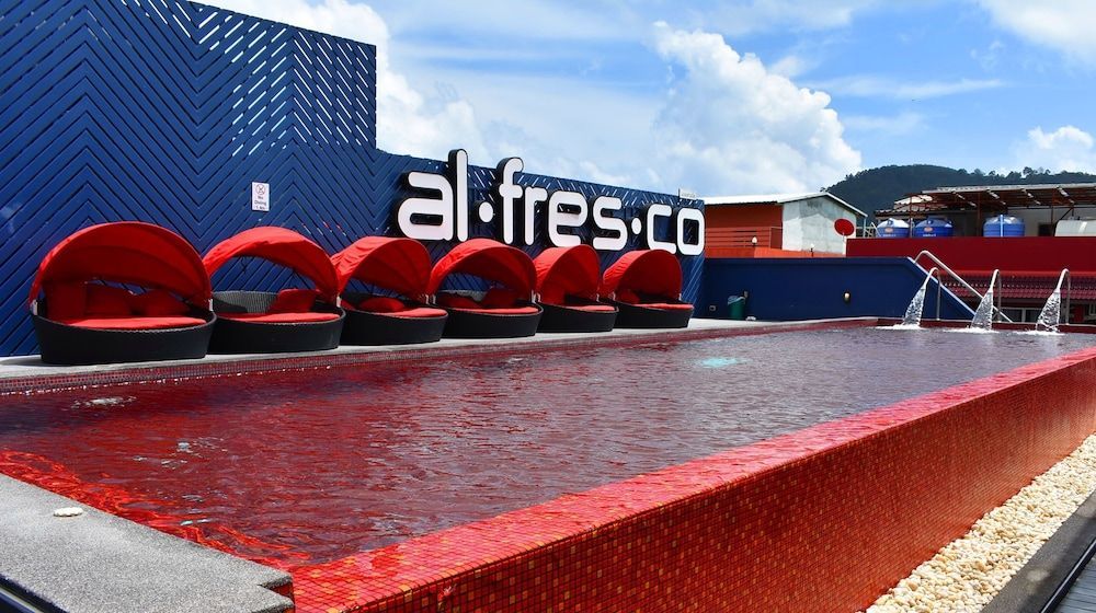 Alfresco Phuket Hotel 1