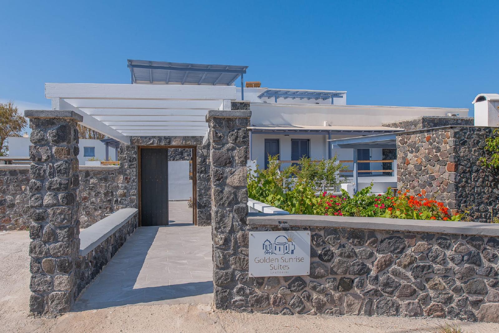 Golden Sunrise Suites Santorini 1