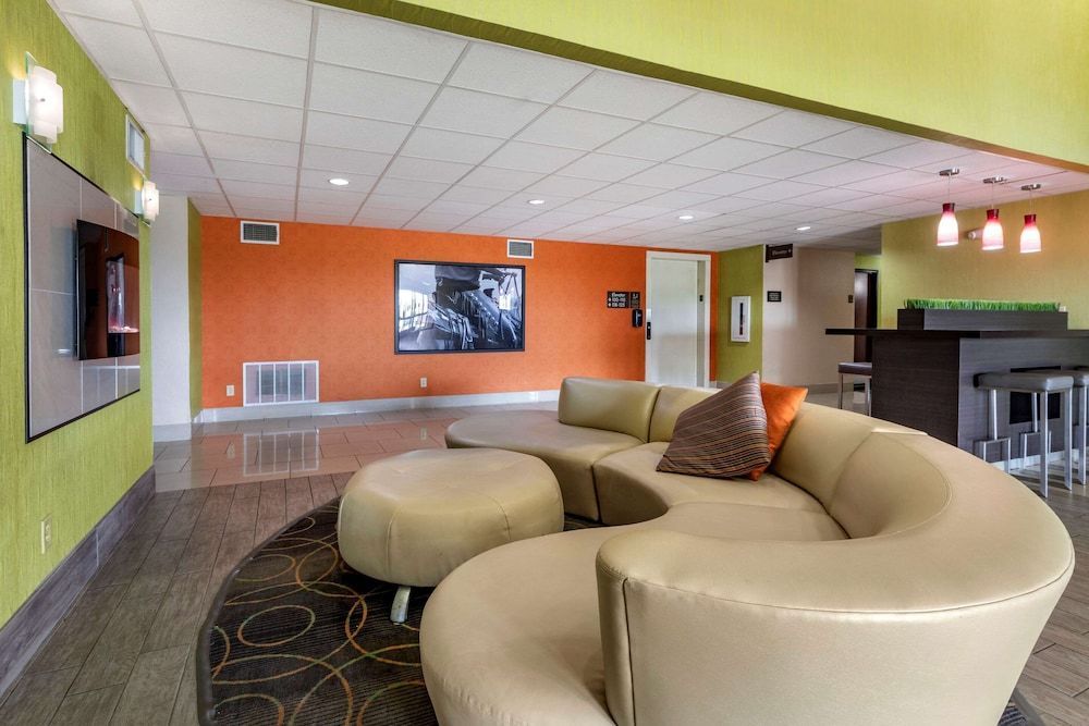Comfort Inn & Suites Mansfield 2