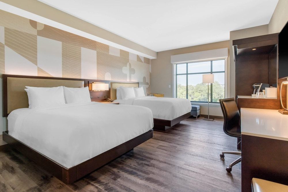 Cambria Hotel College Park 1