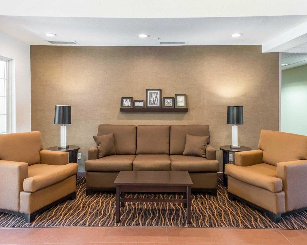 MainStay Suites Pittsburgh Airport 2