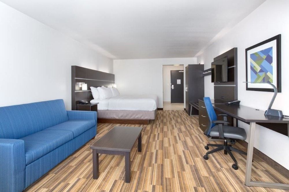 Holiday Inn Express & Suites RAPID CITY - RUSHMORE SOUTH by IHG 2