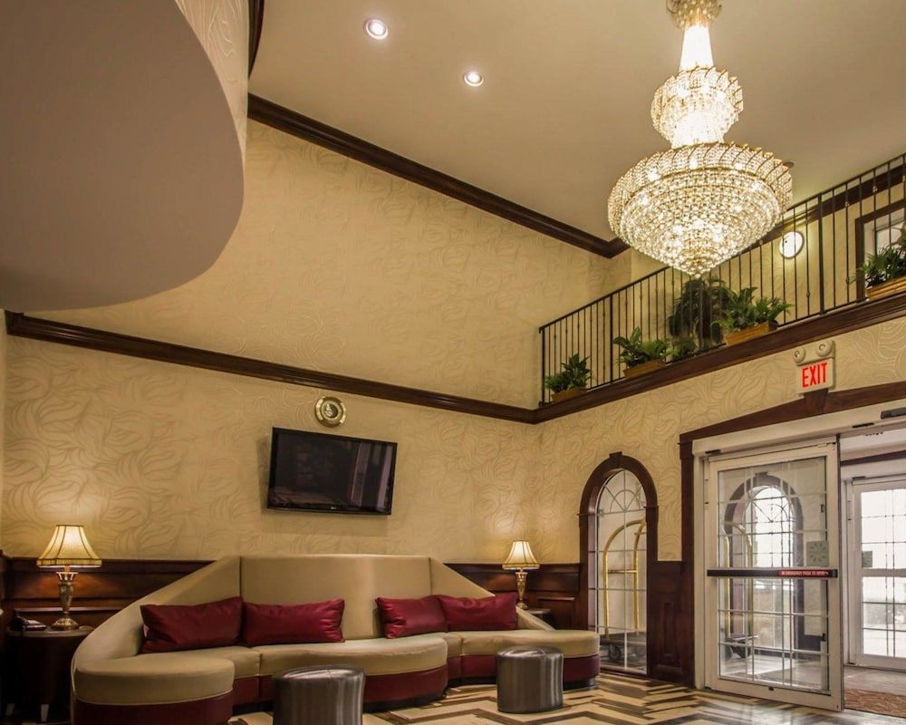 Quality Suites NYC Gateway 1