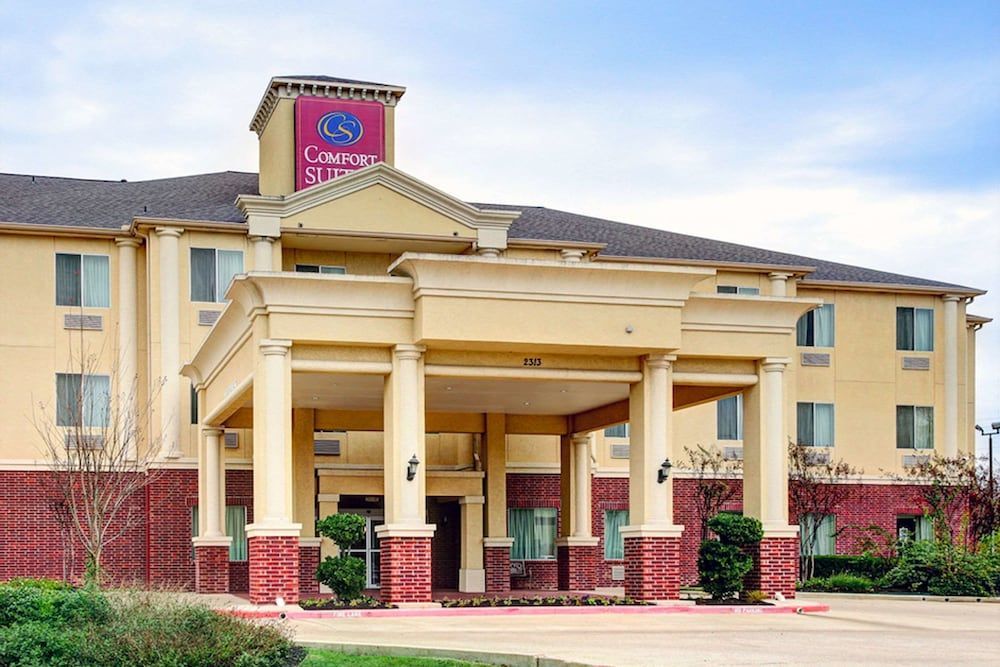 Comfort Suites Texas Ave 1