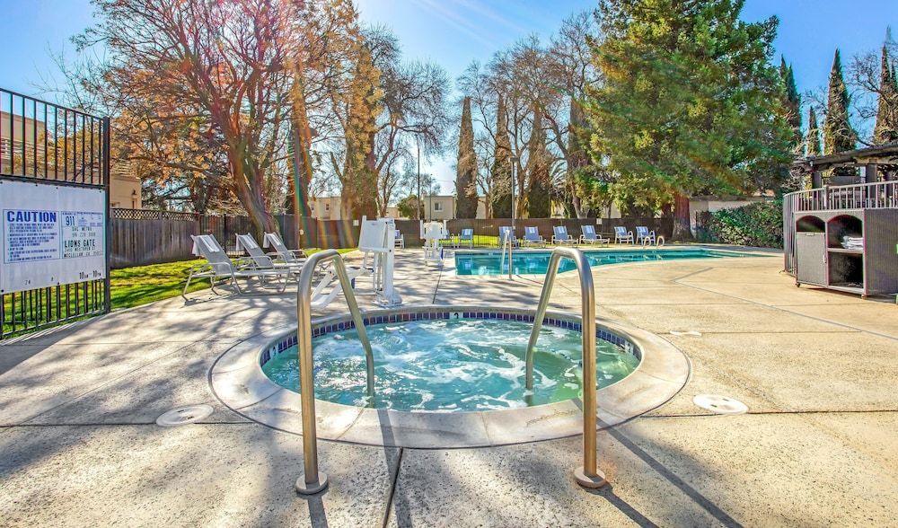 Lions Gate Hotel 1