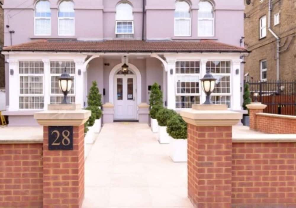 Imperial Guest House Ltd. 1