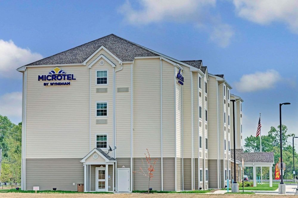 Microtel Inn & Suites by Wyndham Philadelphia Airport Ridley Park 1
