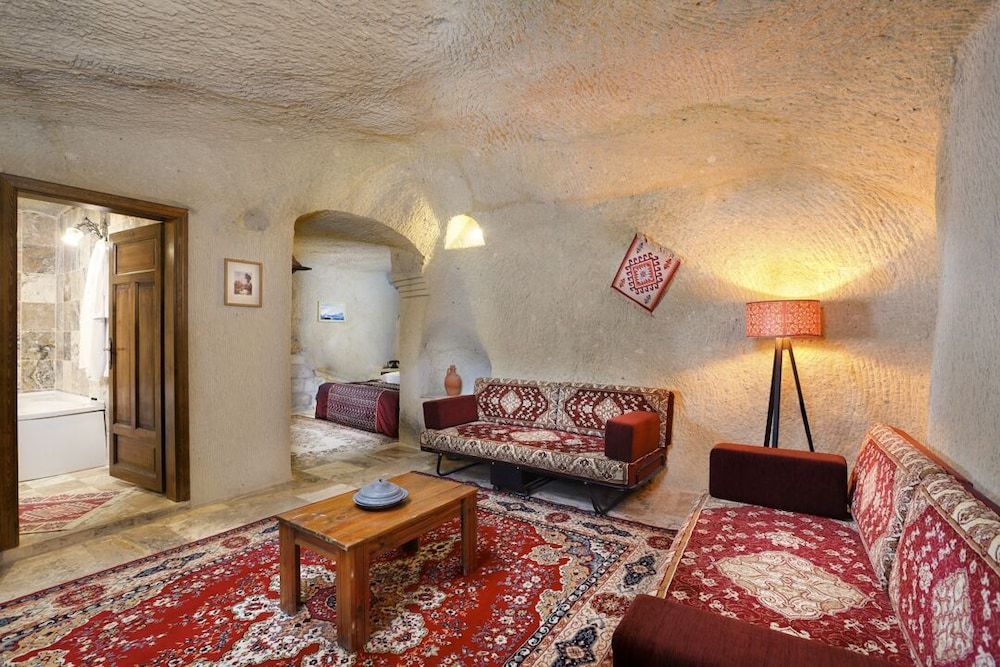 Dilek Tepesi Cave Hotel 1