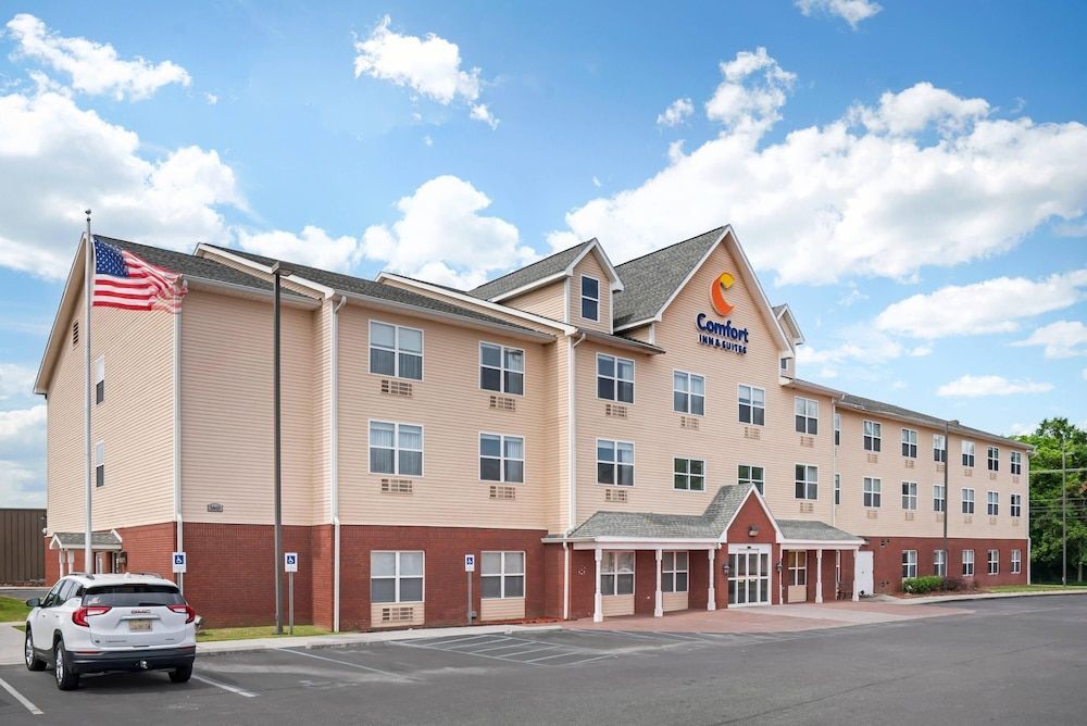 Comfort Inn & Suites Dothan Northside Plaza 1