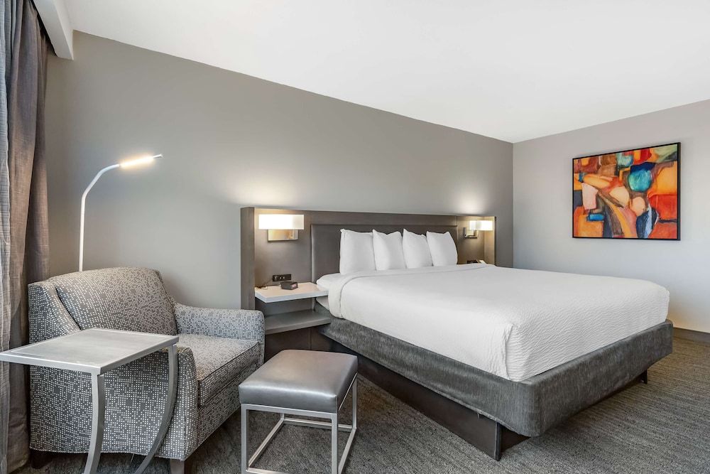 Best Western Premier Rockville Hotel & Suites 1