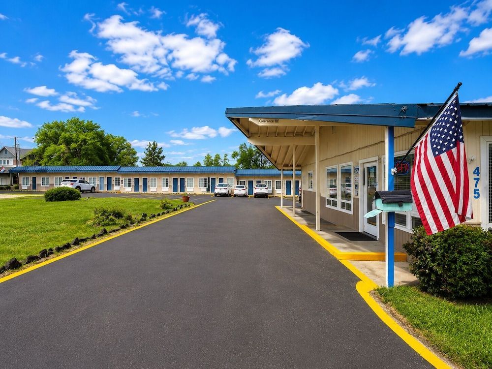 Royal Gateway Motel 1
