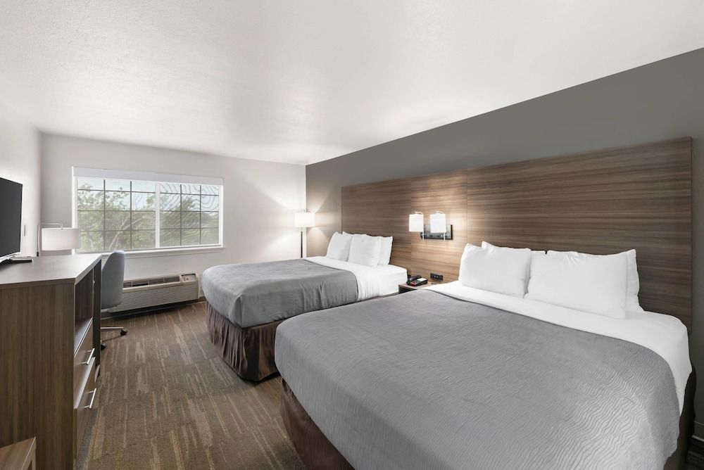 Quality Inn Near Seaworld - Lackland 1