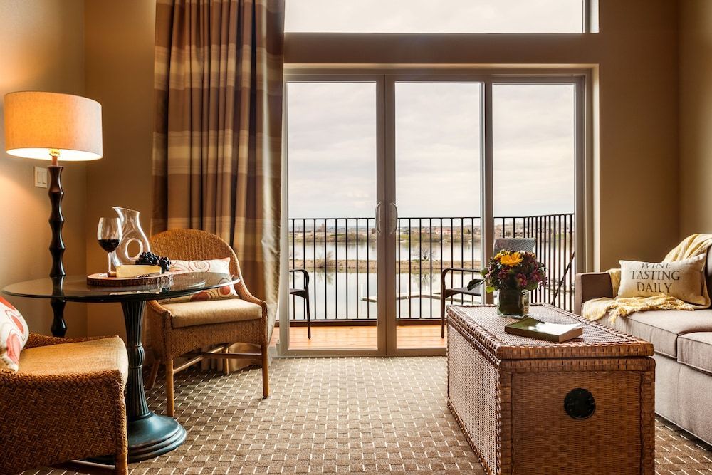 The Lodge at Columbia Point 2