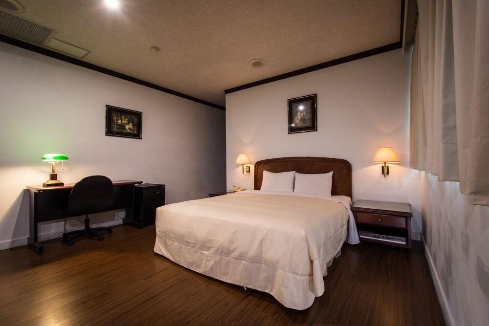 Abbo Hotel 2