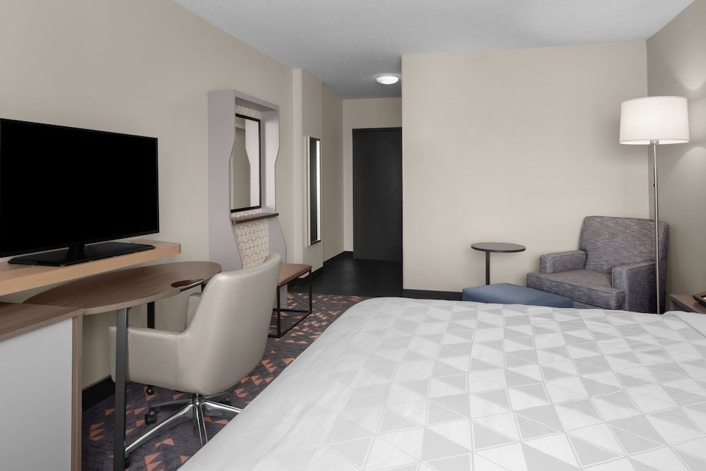 Holiday Inn HASBROUCK HEIGHTS-MEADOWLANDS by IHG 2