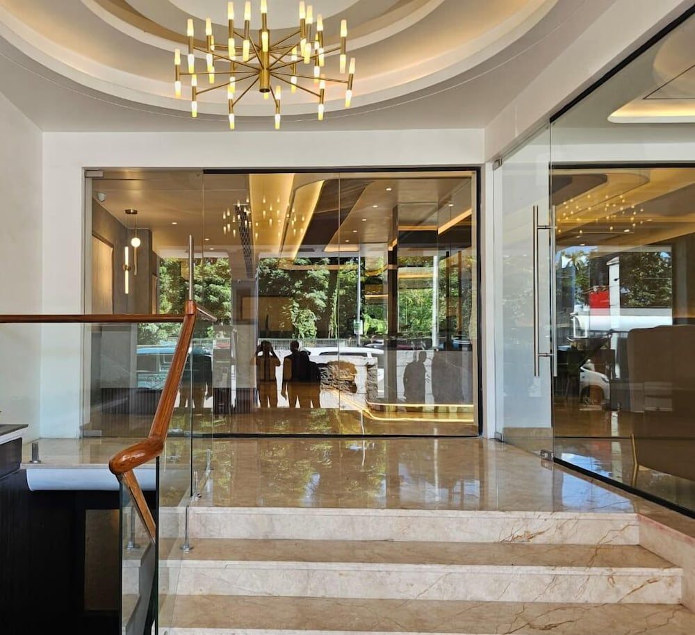Mount Manor 2