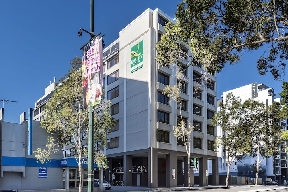 Quality Hotel Ambassador Perth 1