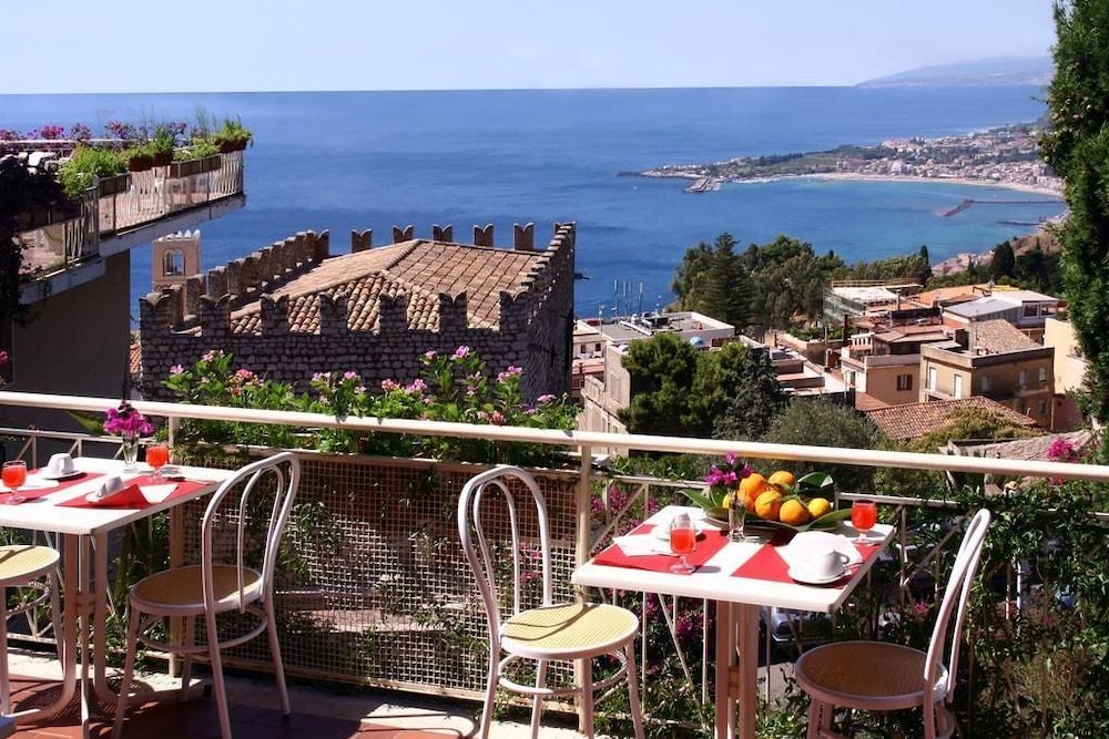 Hotel Mediterranée 1