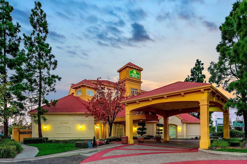 La Quinta Inn & Suites by Wyndham Fremont Silicon Valley 1