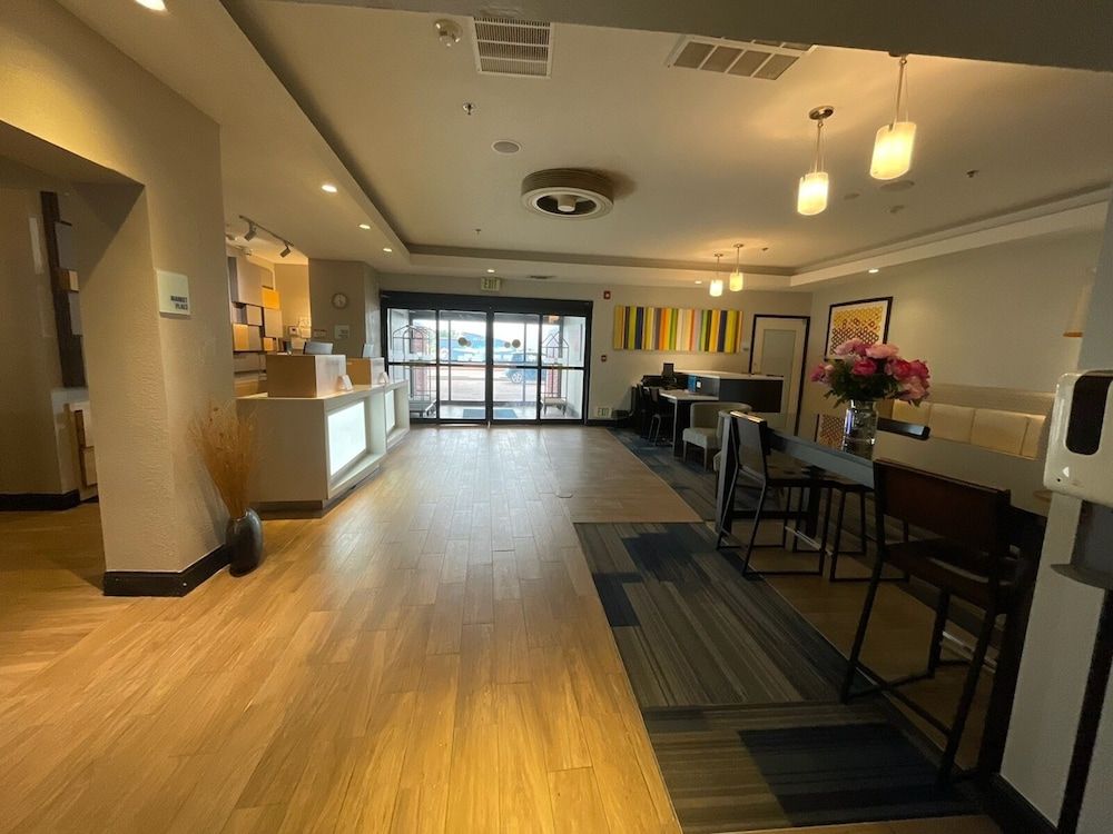 Comfort Inn & Suites Miami - Route 66 2