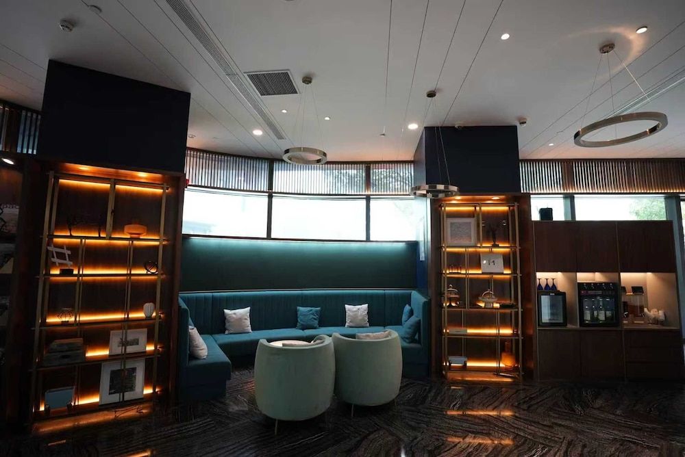 Mercure Shanghai Hongqiao Railway Station 2