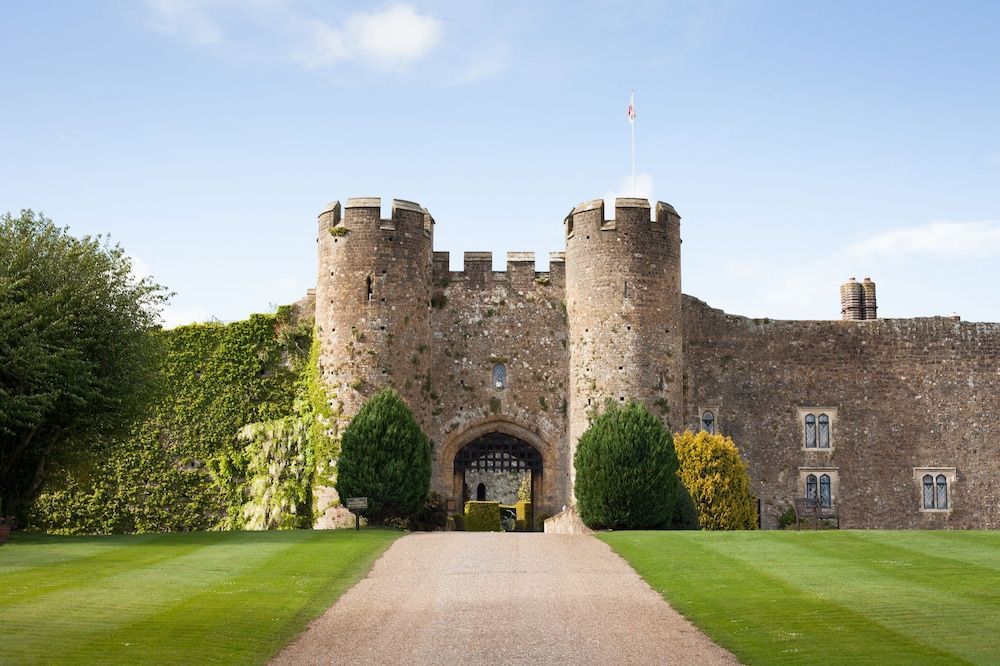 Amberley Castle- A Relais & Chateaux Hotel 1