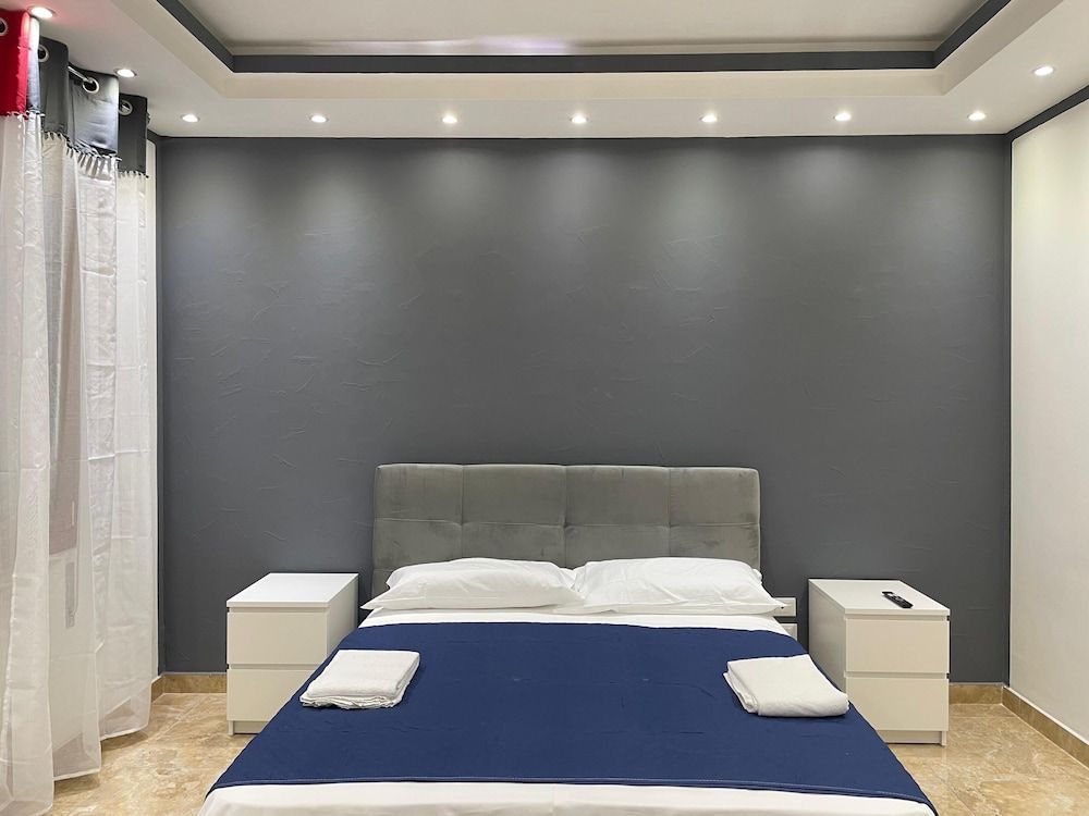 Venetian Breeze 1